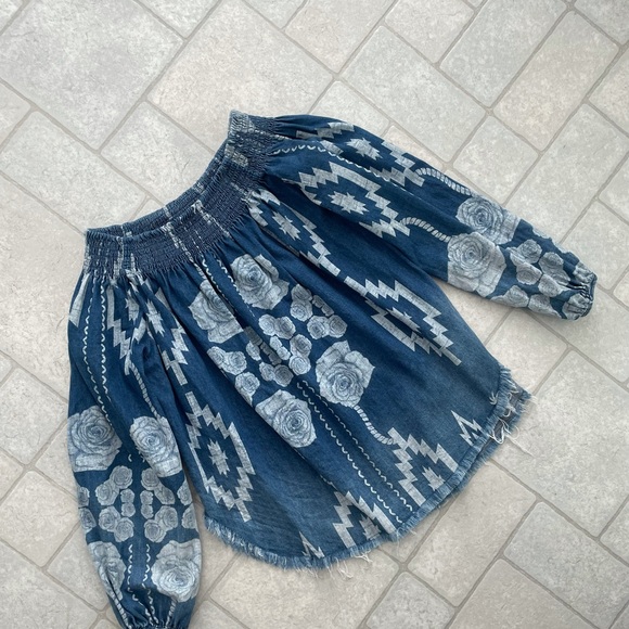 ONE Teaspoon Denim Off Shoulder Fray Top - Picture 3 of 4